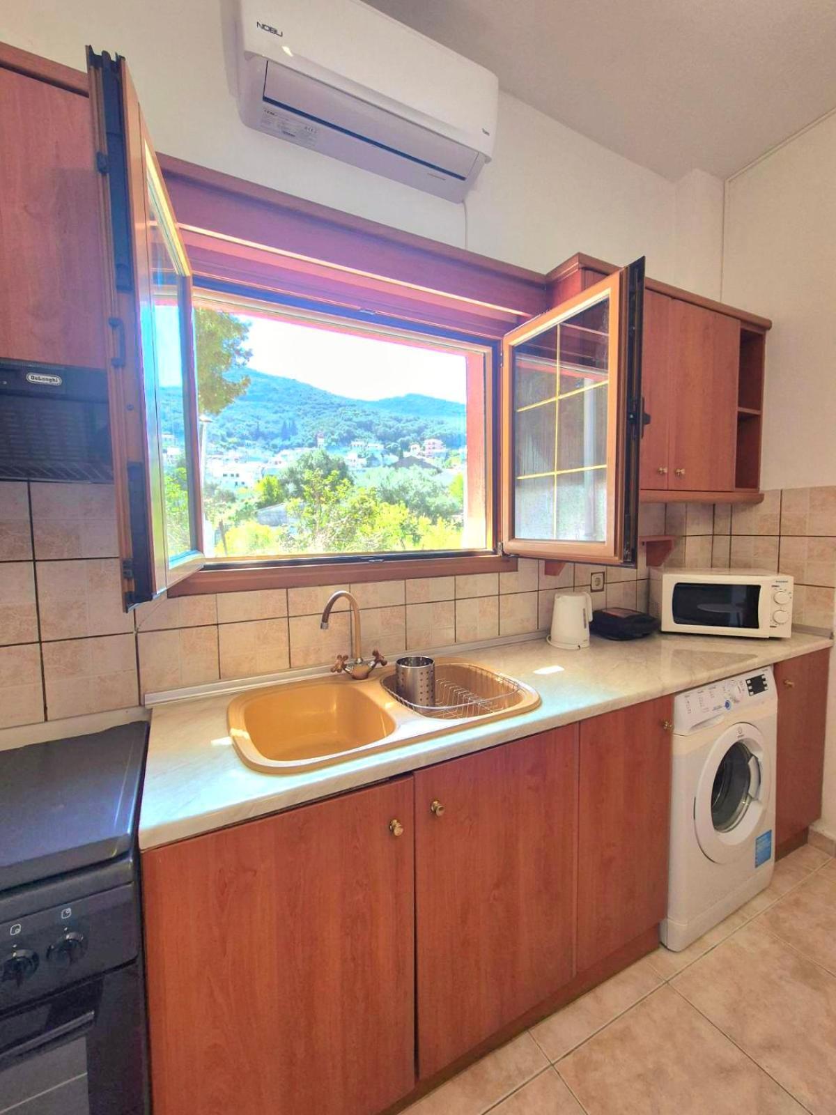 J&B Countryside Life - Just For Two Apartment Agios Matthaios  Exterior photo